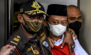 Respons Kejagung Soal Vonis Herry Wirawan Diperberat Jadi Hukuman Mati