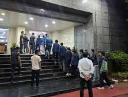 Buntut Demo Balai Kota, 93 Massa Aksi Diamankan 7 Polisi Jadi Korban