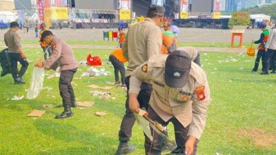 Bentuk Kepedulian Polri pada Lingkungan, Monas Dibersihkan Usai Aksi Hari Buruh