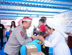 Wakapolri Komjen Dedi Salurkan 220 Paket Bansos Untuk Lansia Dan Biarawati Semarang