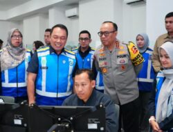 Wakapolri Pantau Pergerakan Kendaraan Arus Balik di Bekasi