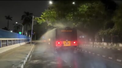 Brimob Pastikan Jalan Terdampak Abu Anak Krakatau Tak Mudah Berdebu