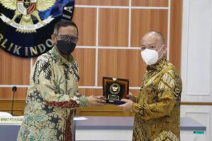 Asosiasi Alumnus Oxford dan Cambridge University Ucap Terima Kasih ke Mahfud MD