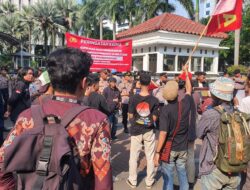 Demo Tanpa Pemberitahuan di Jakarta Kembali Terjadi, Aparat Tetap Pilih Jalur Persuasif dan Humanis Hadapi Massa