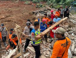 Polda Jateng Turunkan 155 Personel–4 K9 Sisir Material Cari Korban Longsor Cilacap