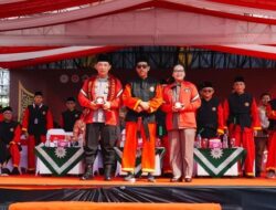 Kapolri Sigit Dianugerahi Anggota Kehormatan Tapak Suci Saat Muktamar XVI